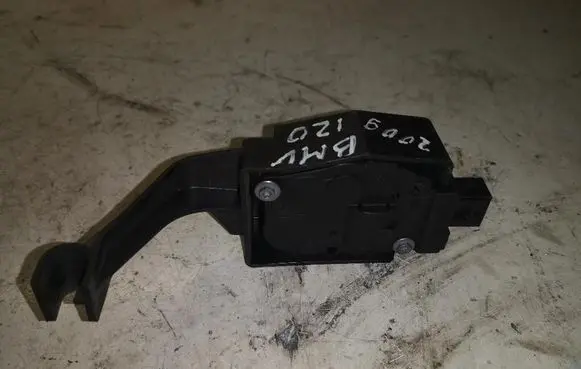 BMW 1 E82 E88 Fuel tank cap lock EFB332