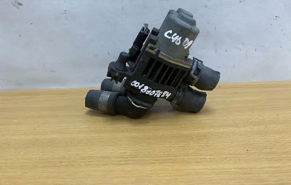 Mercedes-Benz E W210 Coolant heater control valve 0018307884 C4609