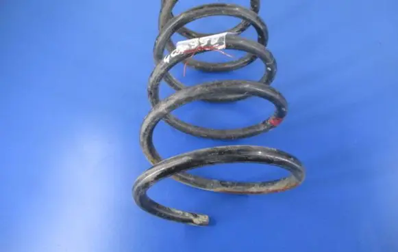 Nissan X-Trail T30 Rear coil spring