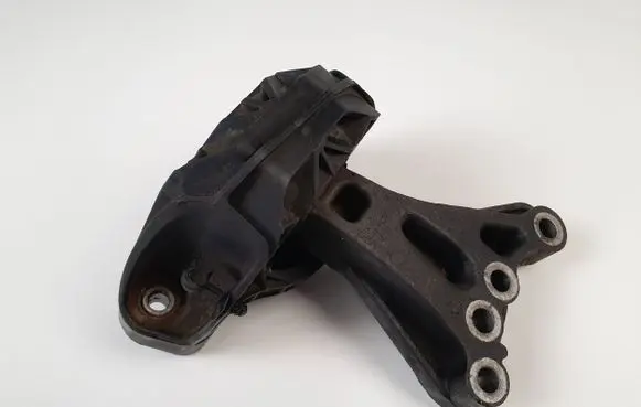 Peugeot 208 Engine mount bracket 9676780580