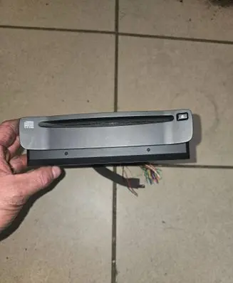 Radio/CD/DVD/GPS head unit