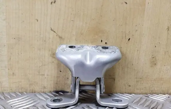 Rear door upper hinge