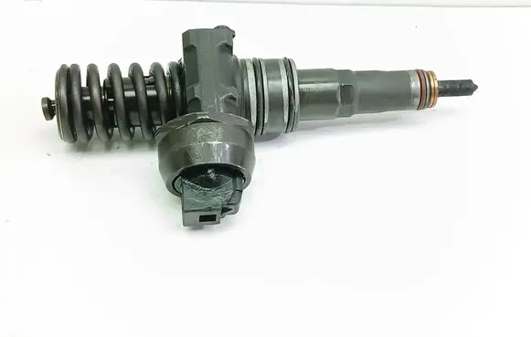 Volkswagen Touran I Fuel injector 038130073BQ