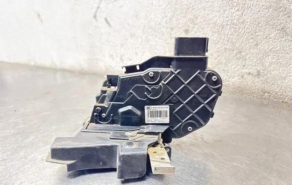 Ford Mondeo MK IV Front door lock 6M2AR21812MD A048317