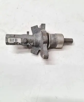 Master brake cylinder
