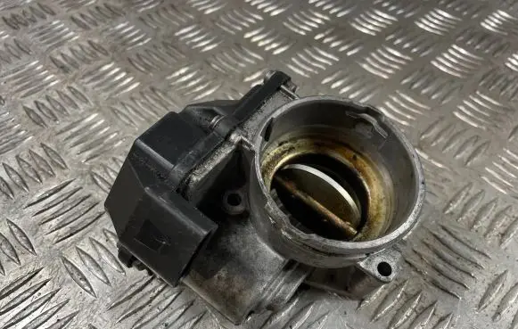 Volkswagen PASSAT B6 Throttle valve A2c53249824