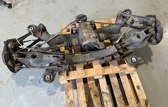 BMW 1 F20 F21 Rear axle beam with reductor