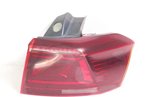Volkswagen PASSAT B8 Rear/tail lights 3G9945208M