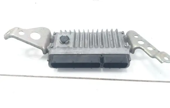 Toyota Yaris Engine control unit/module ECU 896610DP61