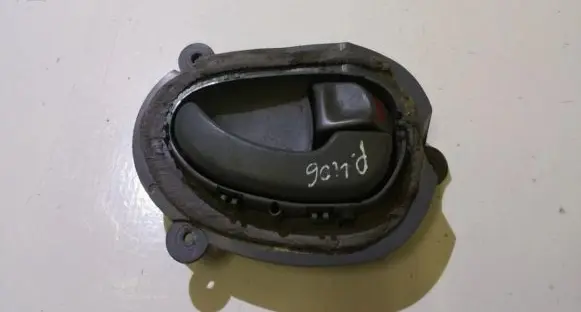 Peugeot 406 Rear door interior handle 9616307477