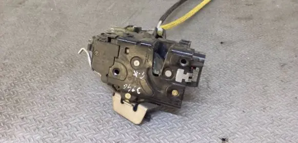 Audi A6 S6 C5 4B Rear door lock 4B0839015