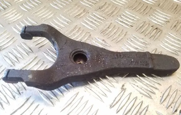 Toyota Avensis Verso Clutch release arm fork 