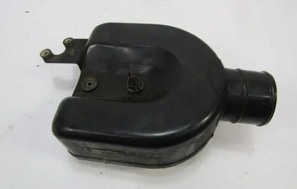 Ford Maverick Intake resonator 162670F300