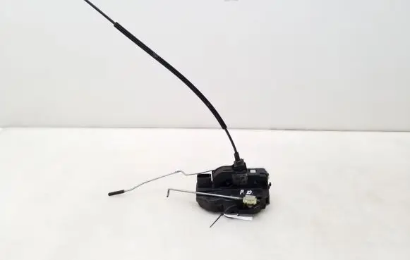 Opel Insignia A Front door lock 13503150