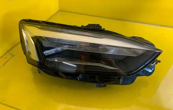 Audi A5 Headlight/headlamp 8W6941012