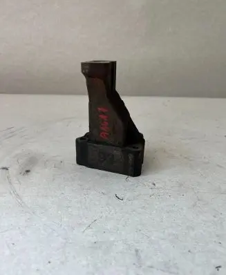 Mercedes-Benz E W210 Bracket in trunk/boot A6428989345