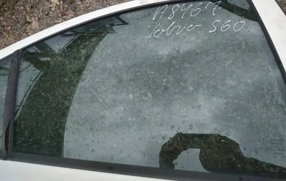 Volvo S60 Rear door window glass