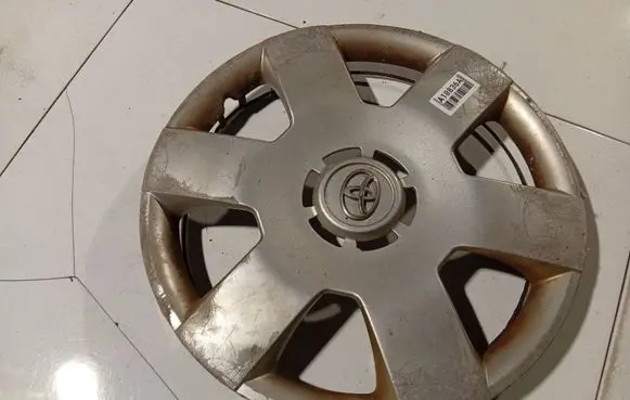 Toyota Aygo AB10 R14 wheel hub/cap/trim 42602
