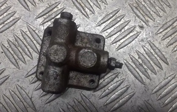 Toyota Yaris Brake power pressure regulator 