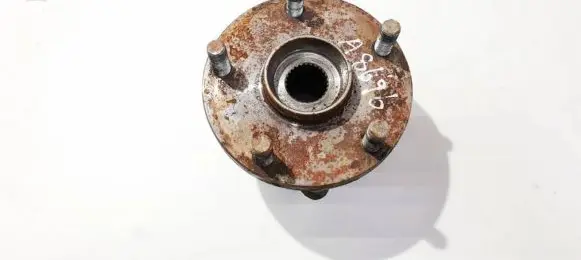 Subaru B9 Tribeca Rear wheel hub