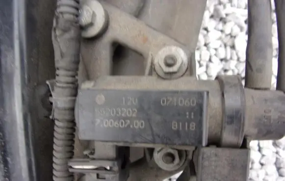 Alfa Romeo 159 Turbo solenoid valve 55203202
