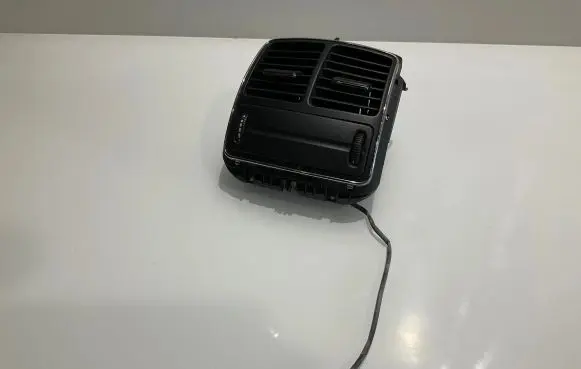 Mercedes-Benz CLS C219 Rear air vent grill 
