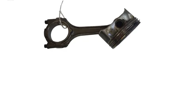 Opel Astra H Piston with connecting rod