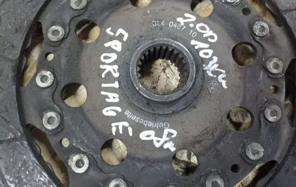 KIA Sportage Clutch pressure plate 324048710 LUK