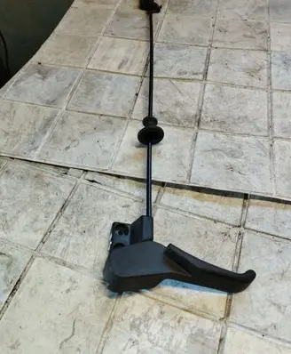 Engine bonnet (hood) release handle