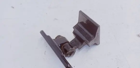 BMW 5 F10 F11 Front door lower hinge 7199575