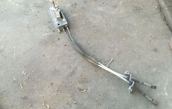 Volkswagen Jetta V Gear shifter/selector 1K0711049BH