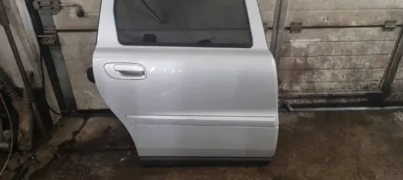 Volvo V70 Front door 