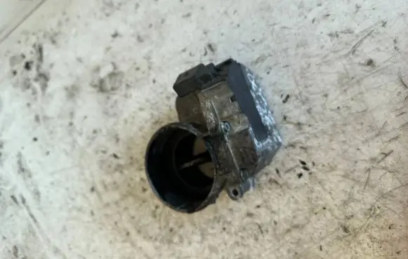 Volkswagen Golf V Throttle valve 03g128063
