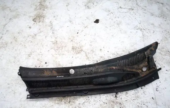 Toyota RAV 4 (XA20) Wiper trim 5570842110 55708-42110
