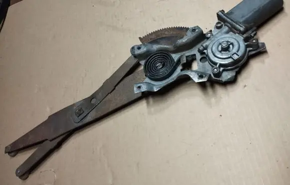 Chevrolet Tahoe Rear door window regulator with motor