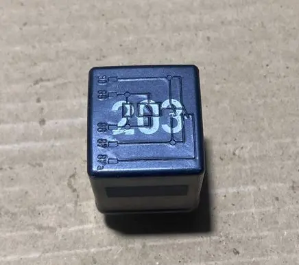 Audi A8 S8 D2 4D Other relay 899585