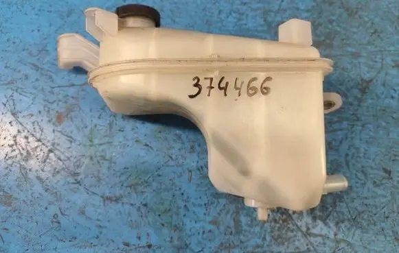 Toyota Prius (XW30) Coolant expansion tank/reservoir 1648028080