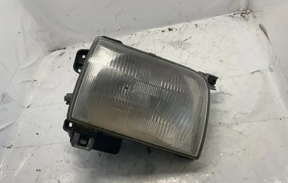 Nissan Navara D22 Headlight/headlamp