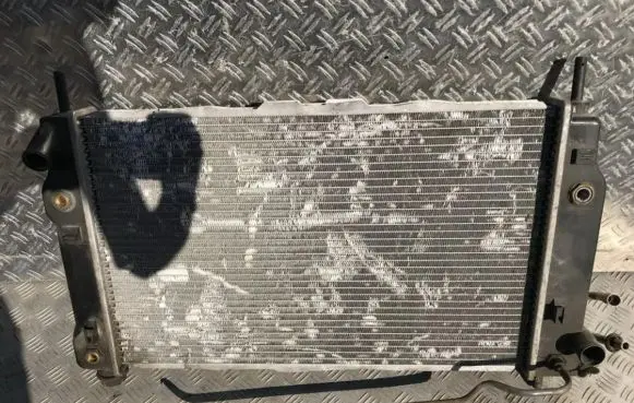 Ford Mondeo MK II Coolant radiator
