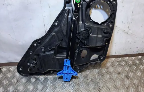 Volkswagen Tiguan Rear window lifting mechanism without motor 5N0971693E