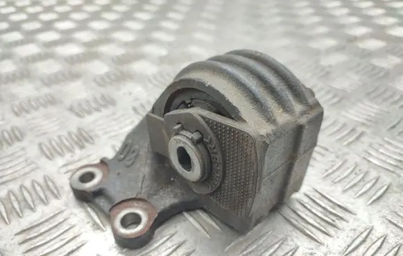 Lexus RX 450H Gearbox mounting bracket