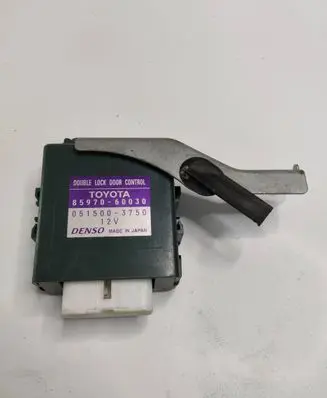 Toyota Land Cruiser (J120) Door central lock control unit/module 8597060030 0515003750