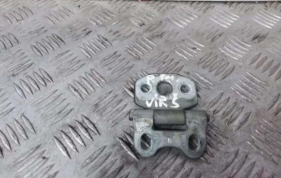 Mercedes-Benz E W210 Front door upper hinge
