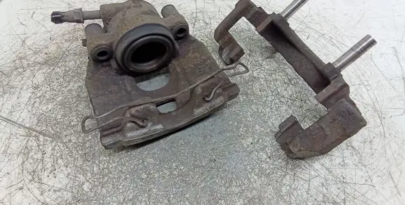 Audi A5 8T 8F Front brake caliper 756