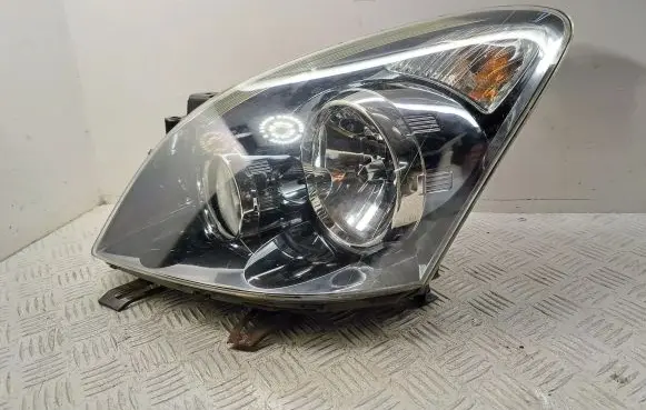 Toyota Corolla Verso AR10 Headlight/headlamp 811700F080 7357230400