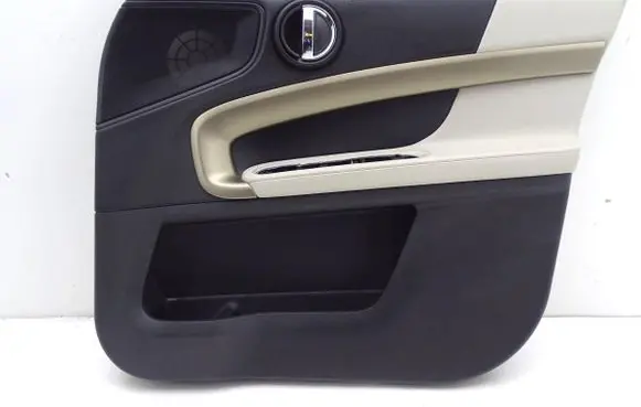 Mini Cooper Countryman F60 Front door card panel trim 166314