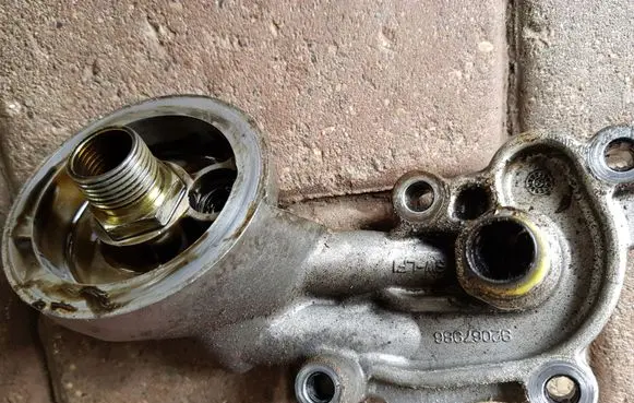 Chevrolet Captiva Oil filter mounting bracket