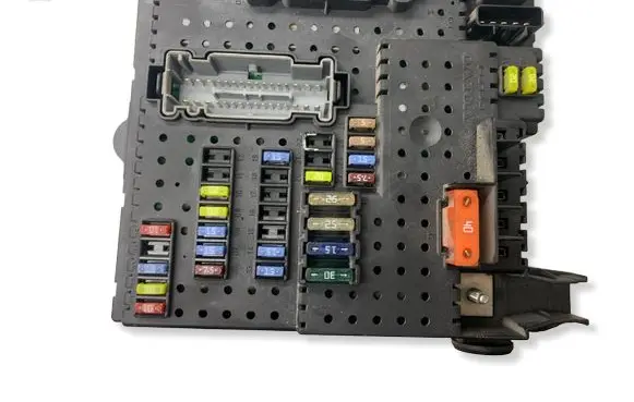 Volvo XC90 Fuse module 8676391