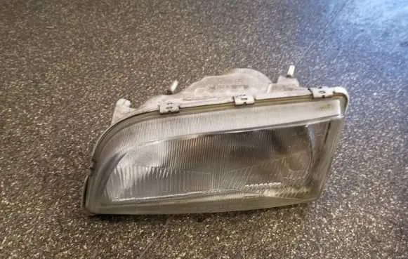 Volvo S40, V40 Headlight/headlamp