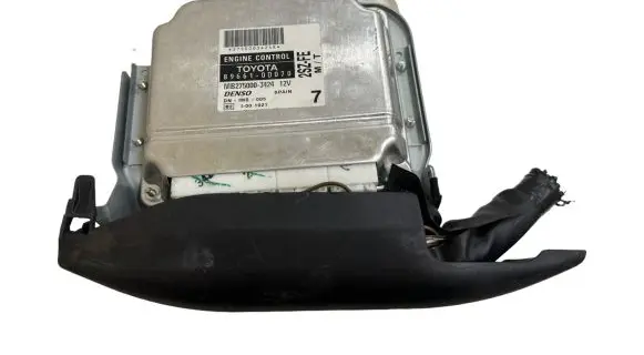 Toyota Yaris Engine control unit/module 896610D070 MB2750003424